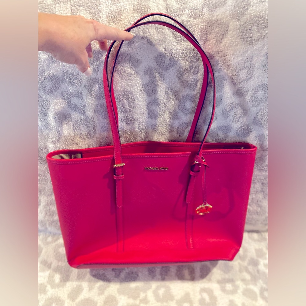 ✨ Michael Kors Hot Pink Large Tote. Like New ✨ - Picture 1 of 6